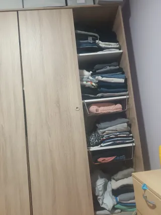 Armario puertas correderas madera