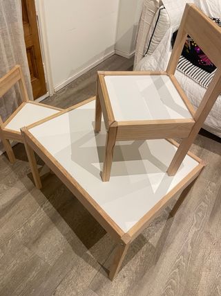 Tavolo e 2 Sedie per Bambini IKEA