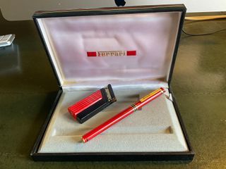 Set Ferrari Pluma y Encendedor Rojo