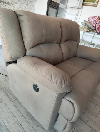 Divano 2 posti con alzate elettriche