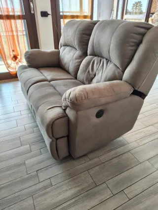 Divano 2 posti con alzate elettriche