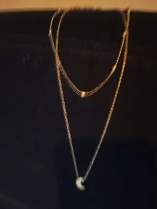 Cadena de plata con colgante de luna