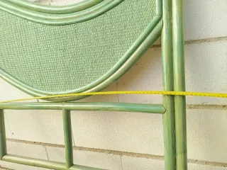 Cabecero de mimbre verde curvo