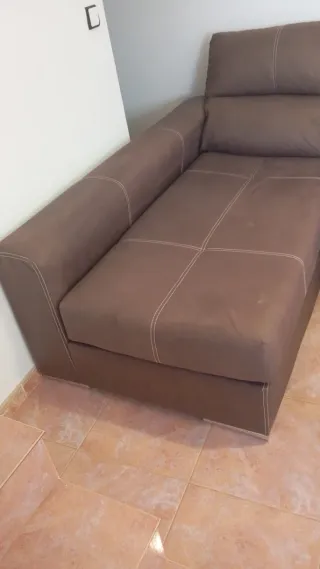 Divano chaise longue in pelle marrone