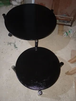 Mesa redonda metálica negra