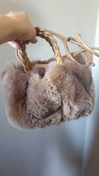 Set borsa, occhiali e orecchini