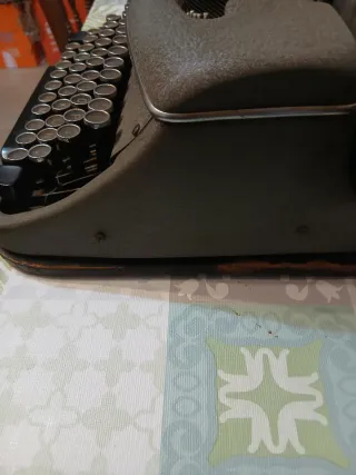 Máquina de escribir vintage Regia