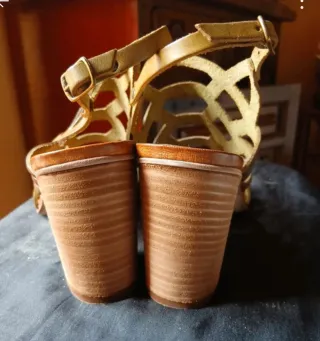 Sandali Nuova Cuoieria vera pelle verdi.