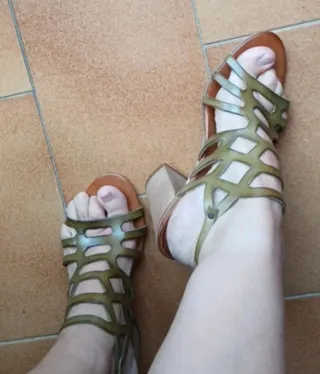 Sandali Nuova Cuoieria vera pelle verdi.