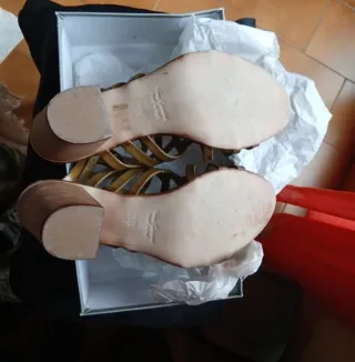 Sandali Nuova Cuoieria vera pelle verdi.