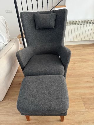 Sillón/butaca IKEA gris con reposapies. Omtanksam