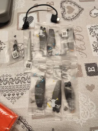 DJI Mini 2 Combo Drone più accessori