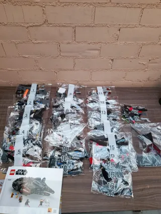 LEGO Star Wars 75389 Halcón Oscuro