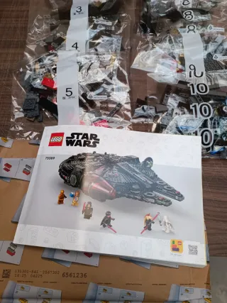 LEGO Star Wars 75389 Halcón Oscuro