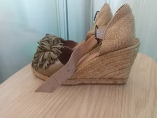 Alpargatas de piel verde oliva talla 37