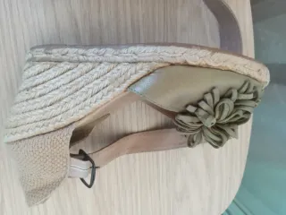 Alpargatas de piel verde oliva talla 37