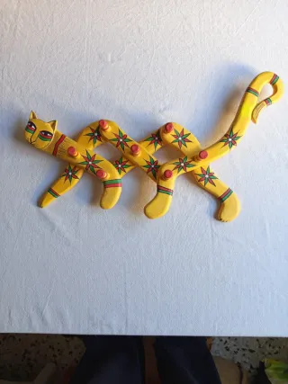 Perchero gato madera pintado a mano