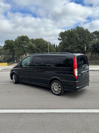 •	Motor 3.0 CDI V6 Turbo Diesel  	•	Caja automátic