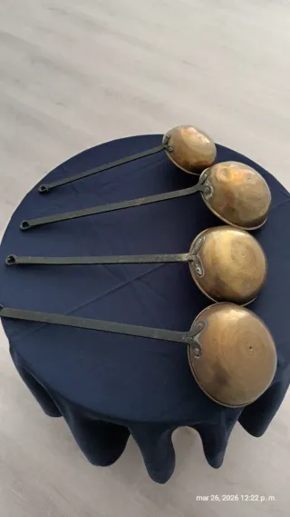 Conjunto de 4 Cazos Latón Antiguos