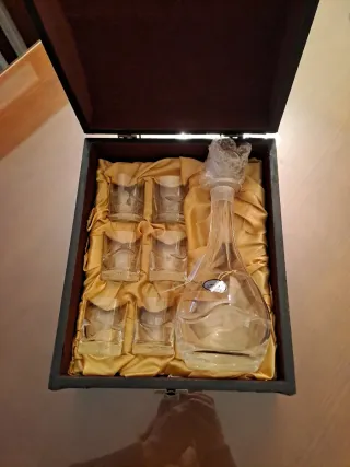 Set Bottiglia Liquore e 6 Bicchieri in Cristallo