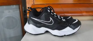 Zapatillas Nike Mujer Negras y Blancas