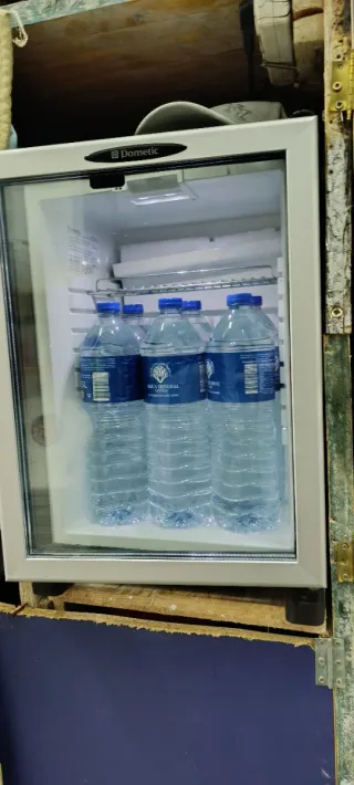 Nevera Dometic pequeña y silenciosa