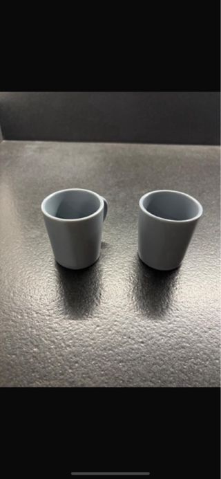 Vajilla y cubertería IKEA azul