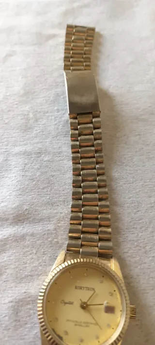 Reloj Korytron Dorado Crystal
