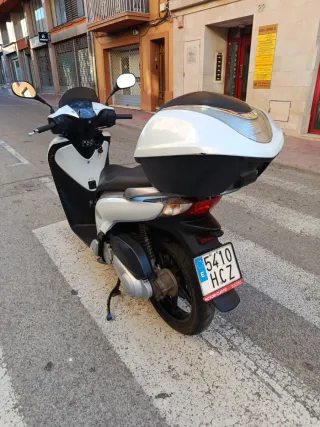 Honda SH 125i Scooter Automática