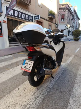 Honda SH 125i Scooter Automática