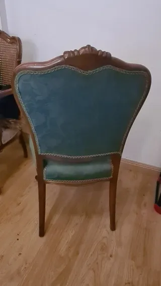 Silla clásica tapizada madera