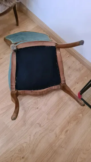 Silla clásica tapizada madera