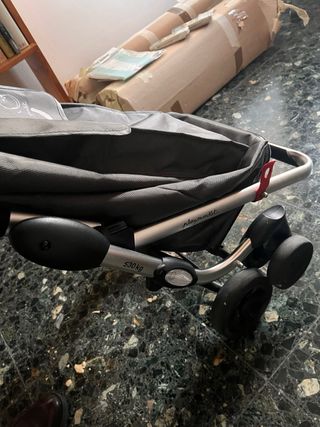 Carrito de compra gris