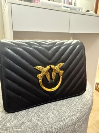 Borsa Pinko Nera con Dettagli Oro