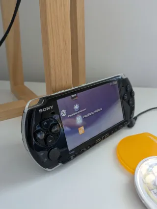 Sony PSP Negra + Juego Blood Bowl