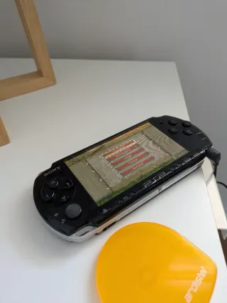 Sony PSP Negra + Juego Blood Bowl