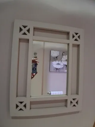 Entradita consola con espejo