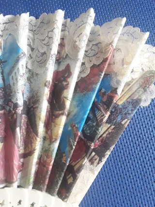 Ventaglio pieghevole vintage decorato