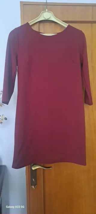 Vestito rosso con zip posteriore