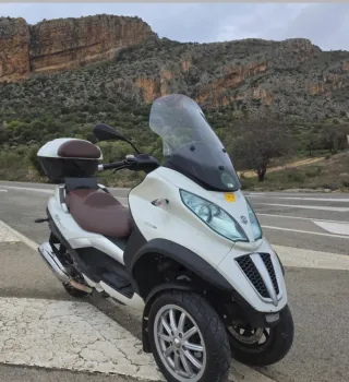 Piaggio MP3 500 LT Touring Con carne de coche B