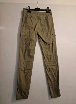 Pantaloni cargo skinny verdi taglia M