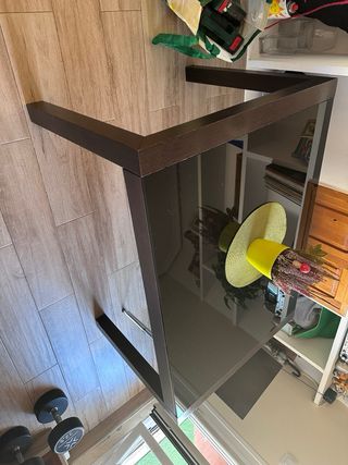 Elegante mesa de comedor cristal y madera