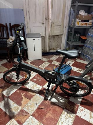 Bicicleta eléctrica Btwin plegable