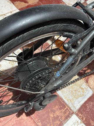 Bicicleta eléctrica Btwin plegable