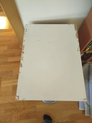 Cajonera blanca y plateada 37 ×50x 70