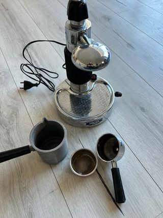 Cafetera Electro-Press Cromada