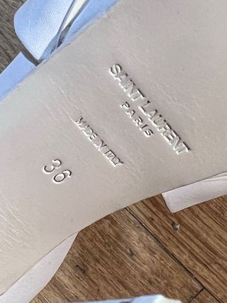 Sandálias Saint Laurent Tribute Brancas - T.36