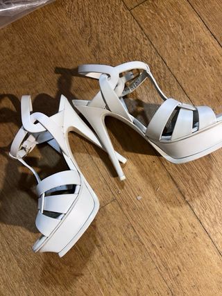 Sandálias Saint Laurent Tribute Brancas - T.36