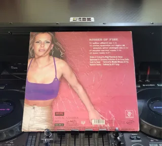 La Luna - Kisses Of Fire