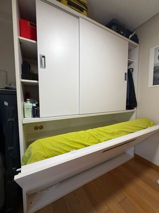 Cama abatible con armario y almacenaje